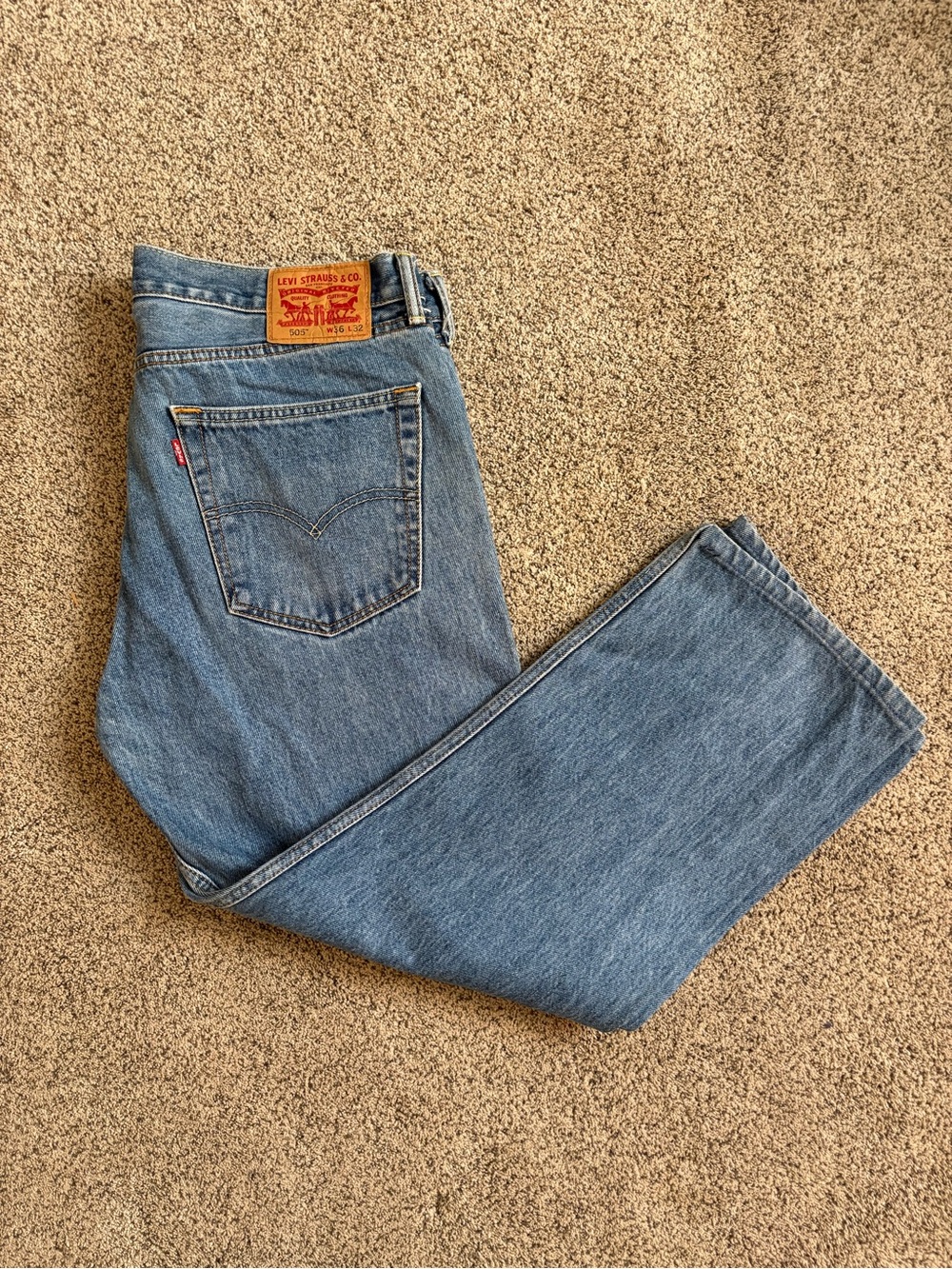 Levi’s 505 Regular Fit Straight Leg Jeans Medium Wash Blue Size 36x32
